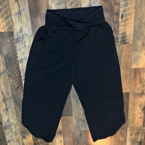 Breezeful™ High Waisted Crossover Side Pocket Split Quick Dry Capri Resort Pants - Picture 7 of 14